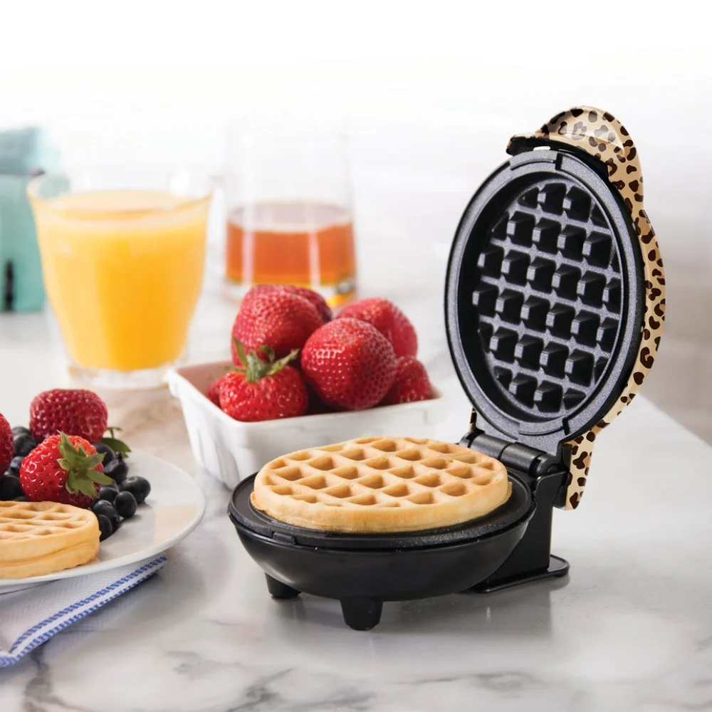 Leopard print mini waffle maker - Picture 2 of 5